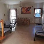 Vilă Lagioia 1 *