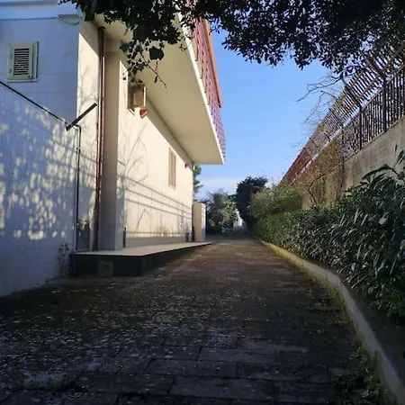 Lagioia 1 *
